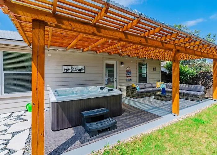 Luxury Oasis Hot-Tub, Games & Bbq By Fiesta Tx