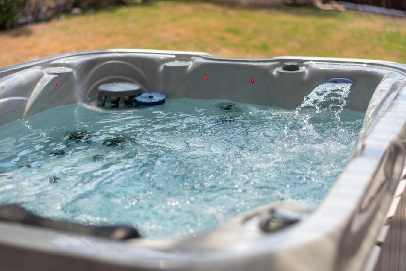 Luxury Oasis Hot-tub, Games & Bbq By Fiesta Tx * San Antonio